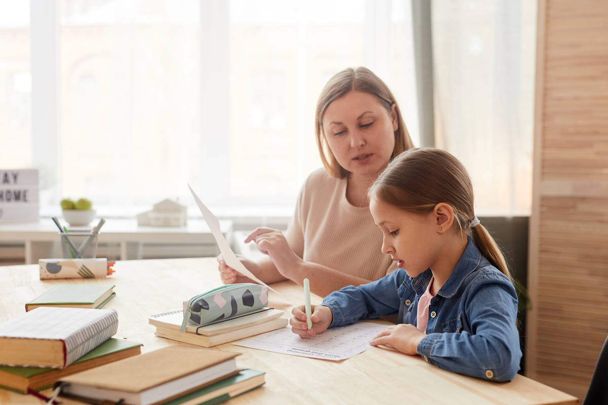 Homeschooling untuk Anak Bilingual: Keuntungan dan Tantangan