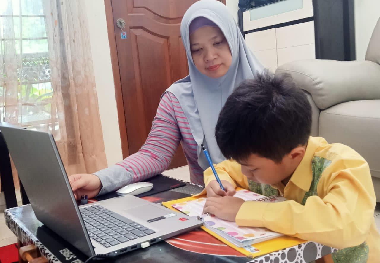 Homeschooling Anak dengan Masalah Adaptasi: Membantu Anak Beradaptasi dengan Lingkungan Belajar