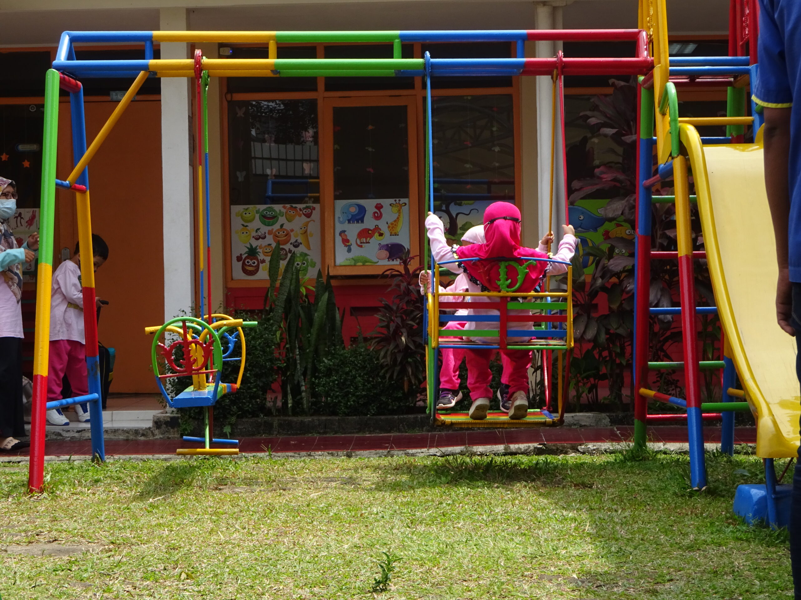 Homeschooling untuk Anak Pemalu: Bagaimana Membantu Anak Menjadi Lebih Percaya Diri