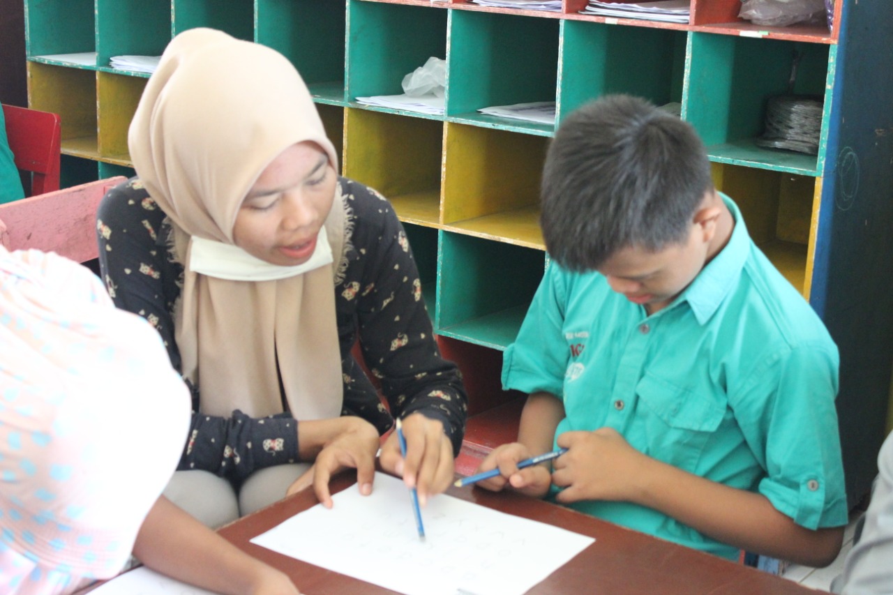 Homeschooling untuk Anak Berkebutuhan Khusus: Solusi Pendidikan yang Personal