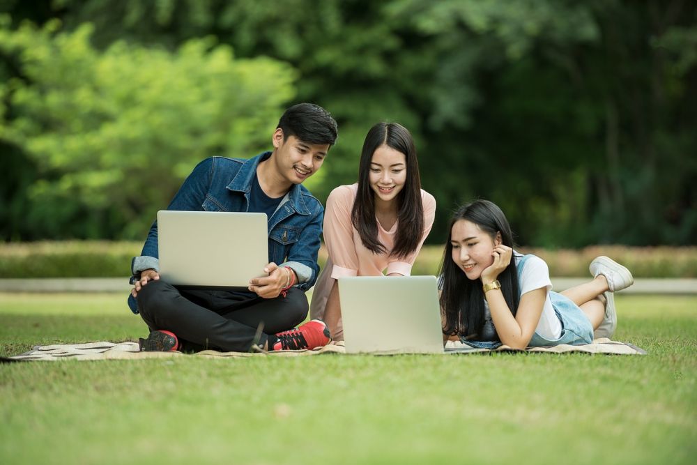 Homeschooling Tidak Menyenangkan? Tips Membuat Pendidikan di Rumah Menjadi Menarik!