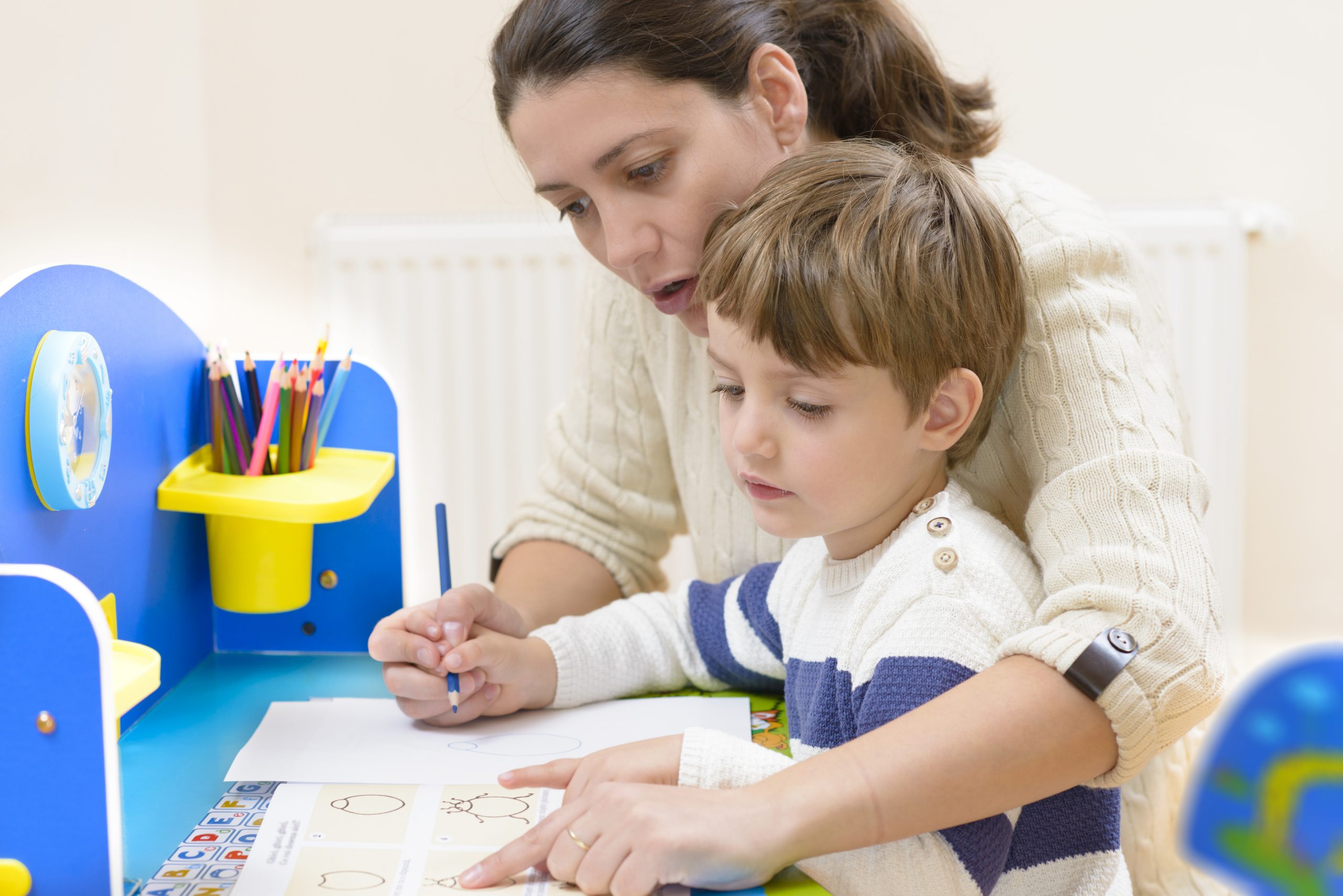 Homeschooling Anak dengan Gangguan Spektrum Autisme: Teknik Pembelajaran yang Efektif